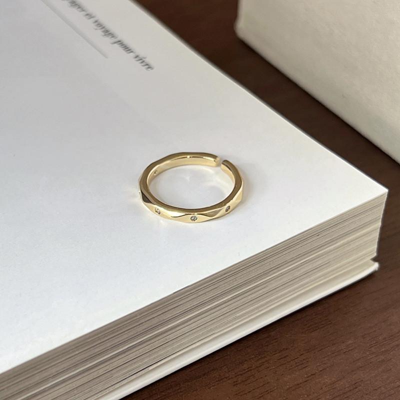 High-end Geometric Copper Ring With Sparkling Pink Diamond And Unique Butterfly Design For Women