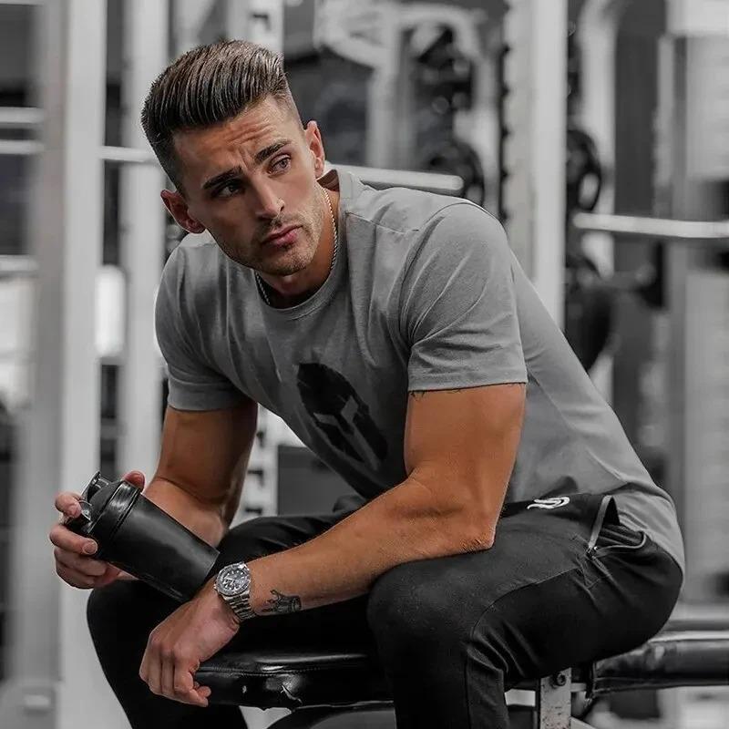 Men's Summer Slim Retro T-shirt Street Fashion Commuter Short Sleeved Temperament Body Shape Fitness Top