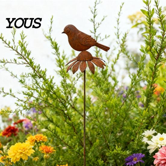 Handmade Iron Garden Sculpture Rusty Decorative Stakes, Metal Flowers Birds Decoration, Daisy Vintage Art Bird Stake, Plant Container Decorations