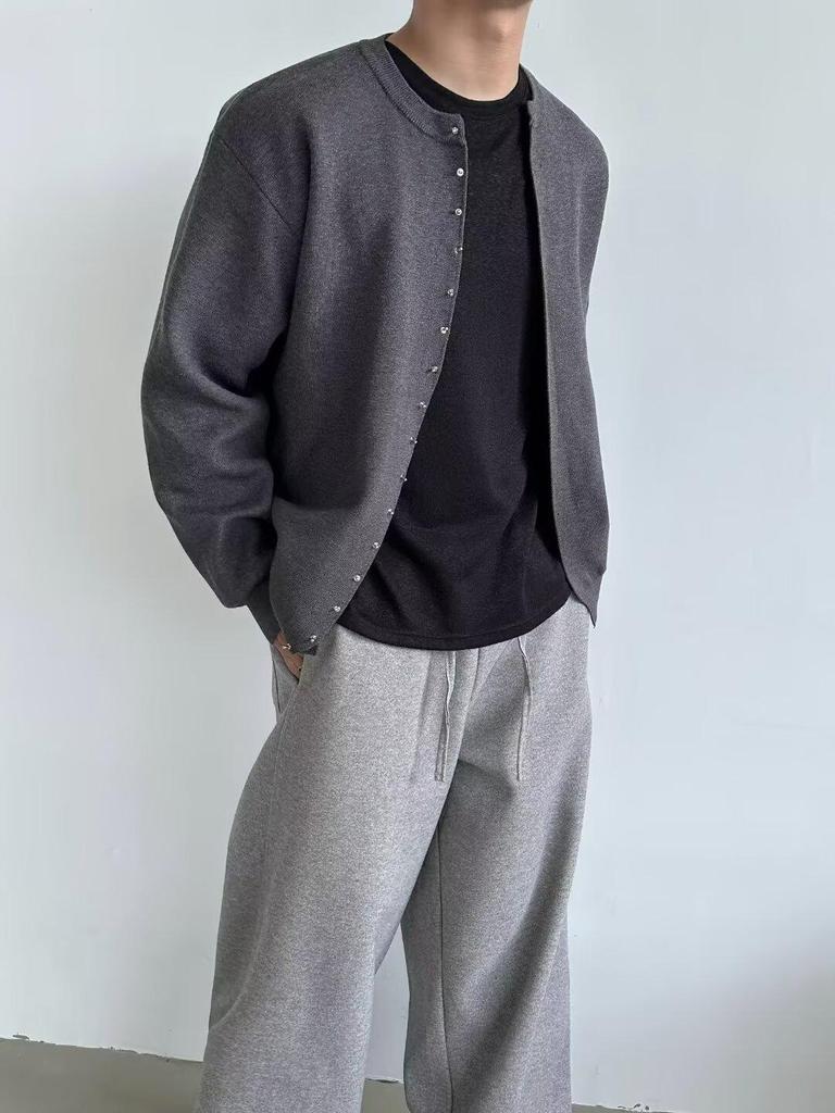 Męski Kardigan Dzianinowy z Metalowymi Ćwiekami na Jesień/Zimę 2024 - Wszechstronny Płaszcz o Luźnym Kroju