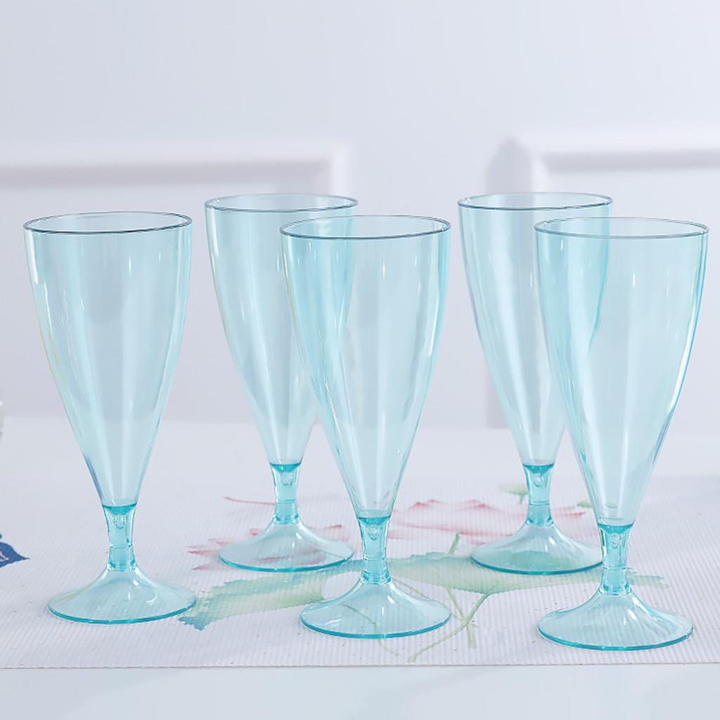 Praktická sada pohárů odolná proti pádu a vysoká stabilita pobaví hosty