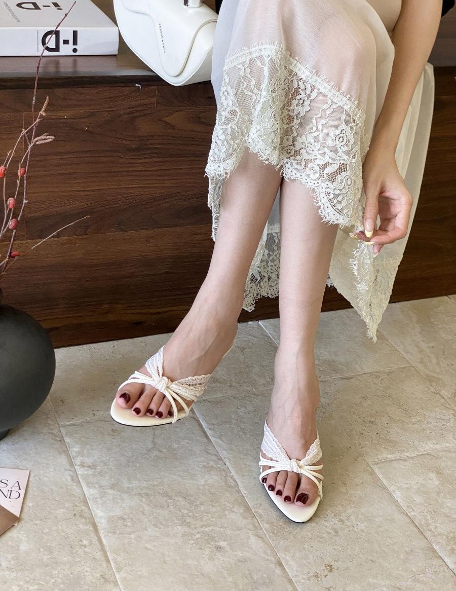 

Gentle fairy wind lace bow with outer slippers 2025 summer square head thin heel high heel cool slippers 39 абрикосовый