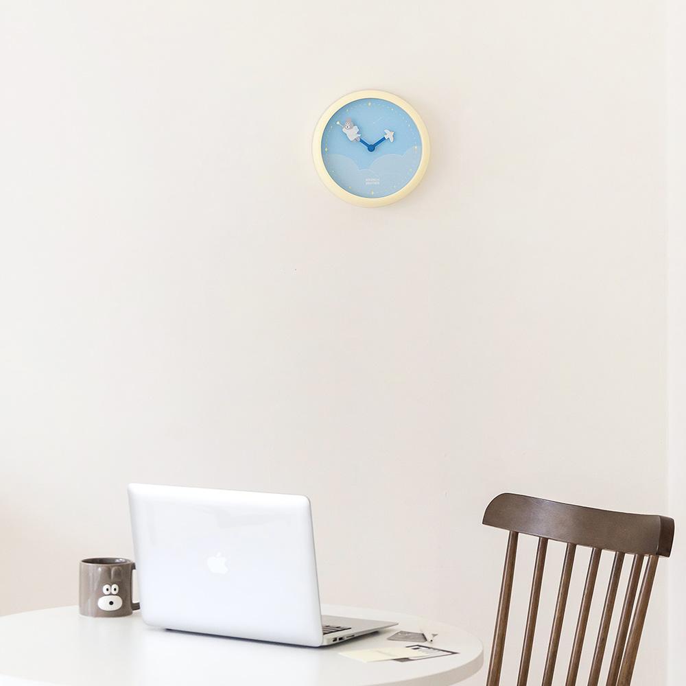 Beuleonchibeuladeo Bunny Angel Wall Clock