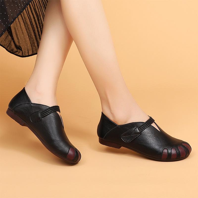 2026 Spring/Autumn Retro Soft Sole Mother's Flat Shoes – Comfortable Style for Middle-Aged and Elderly.