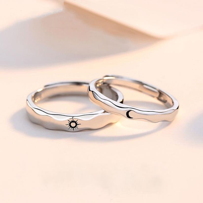 2Pcs Silver Color Sun Moon Couple Rings For Women Romantic Day Night Letter Ring Lover Engagement Banquet Jewelry Dating Gift