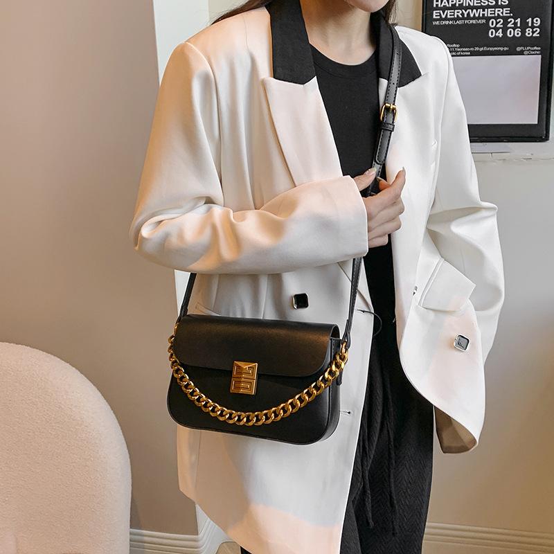 Temperament Commuter Chain Small Bag Women's 2025 Spring New Versatile Messenger Bag Small Square Bag Texture