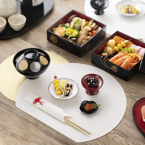 &NE Mino Washi Half-Moon Tray Paper, Hare To Ke (Special Occasion), Maru, 2 Half-Moons, 1 Gold Circle, 1 Silver Circle, Half-Moon: 34cm Wide X 29cm Lo