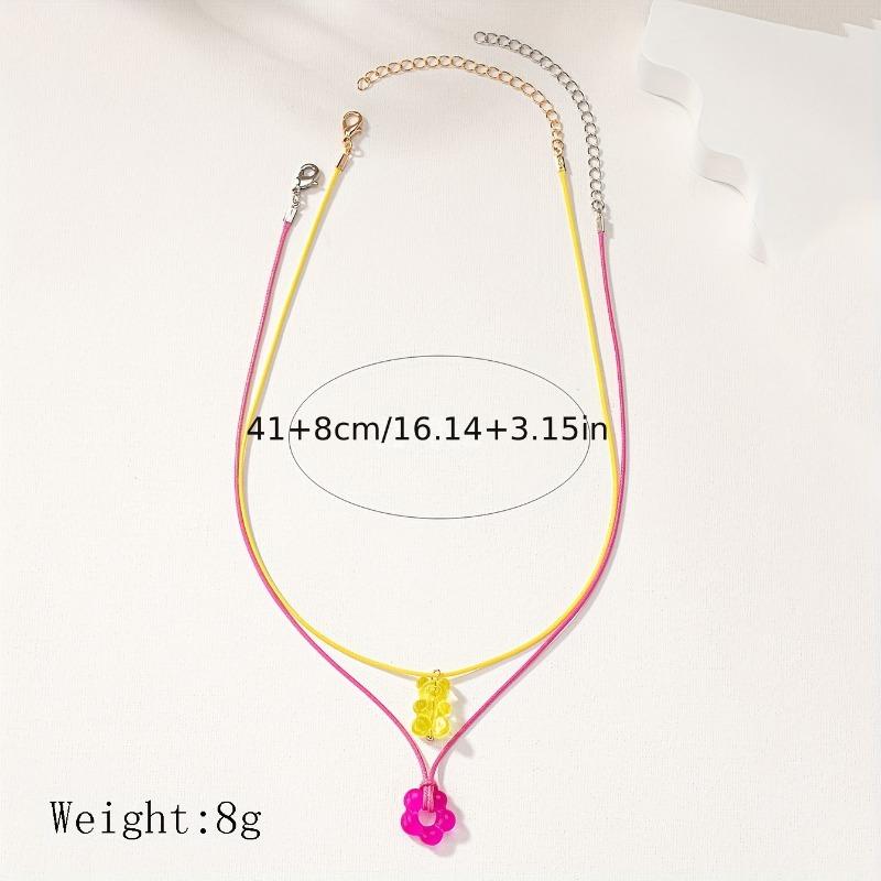 A set of woven acrylic sets, flower bear necklace sets, simple and cute.