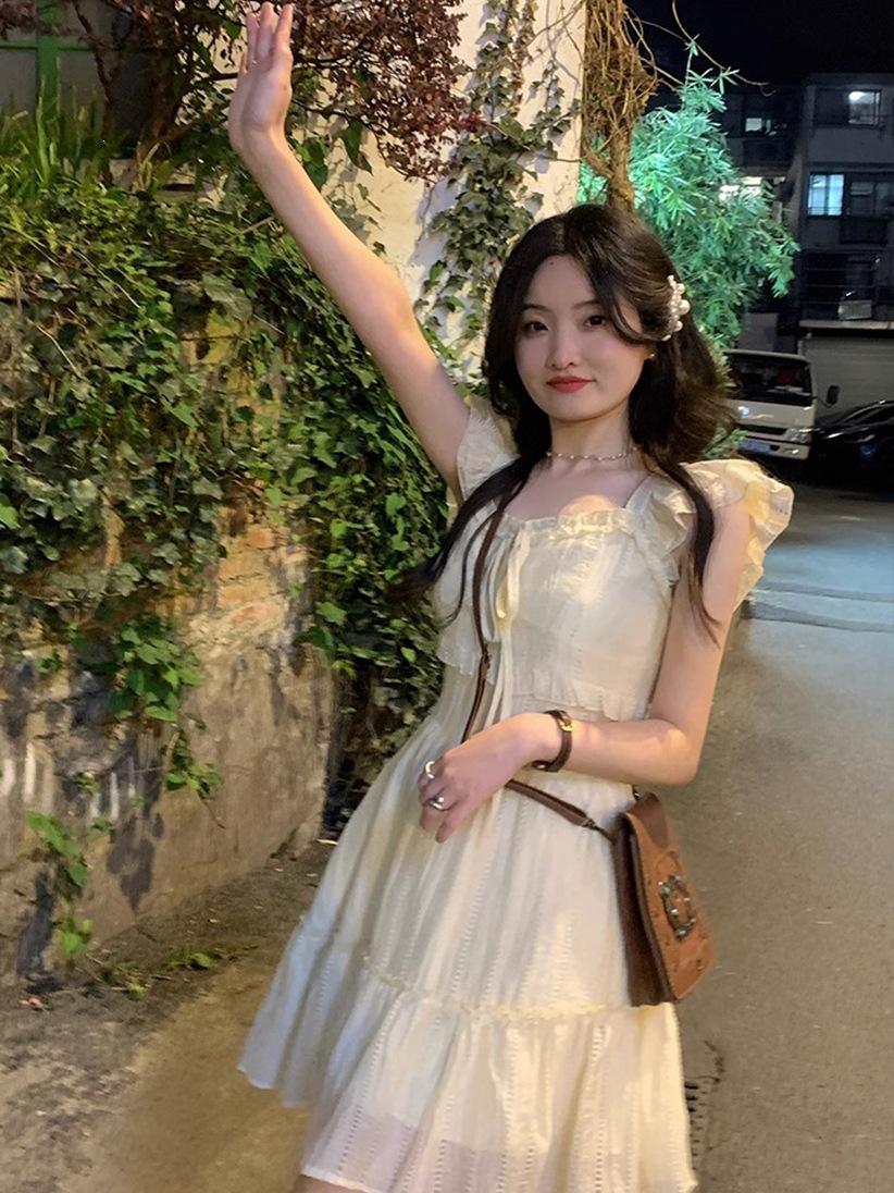 Small flying sleeves pleated texture skirt summer new French short dress sweet dress women s clothing S абрикосовый