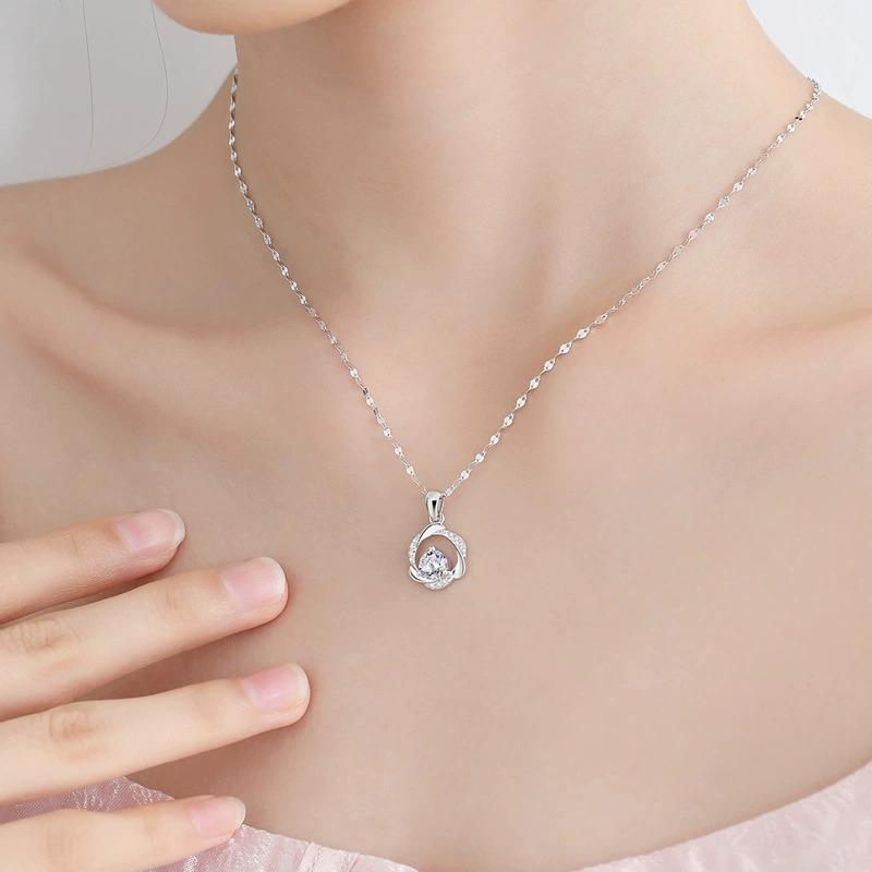 Mobius ring necklace light luxury niche collarbone chain necklace necklace for girlfriend's Valentine's Day gift