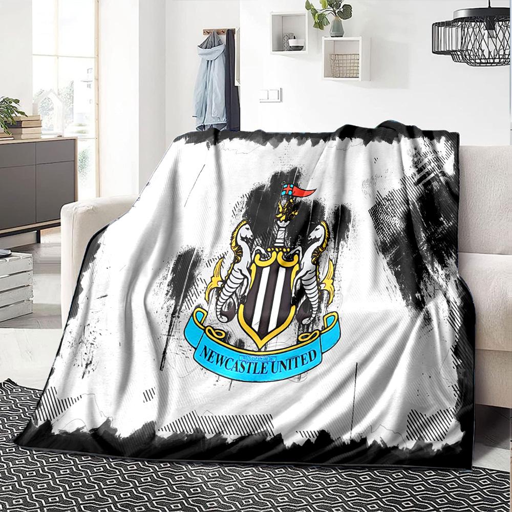 Coperta in Flanella con Stemma del Newcastle United, Poliestere Morbido, Design Moderno, Per Tutte le Stagioni, per Campeggio, Viaggi, Regali per le Feste o Compleanni
