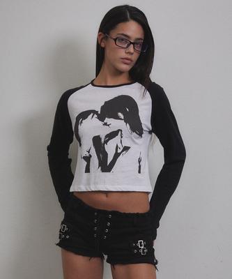 Bunteu Kiss Me Graphic Long Sleeve (Black)