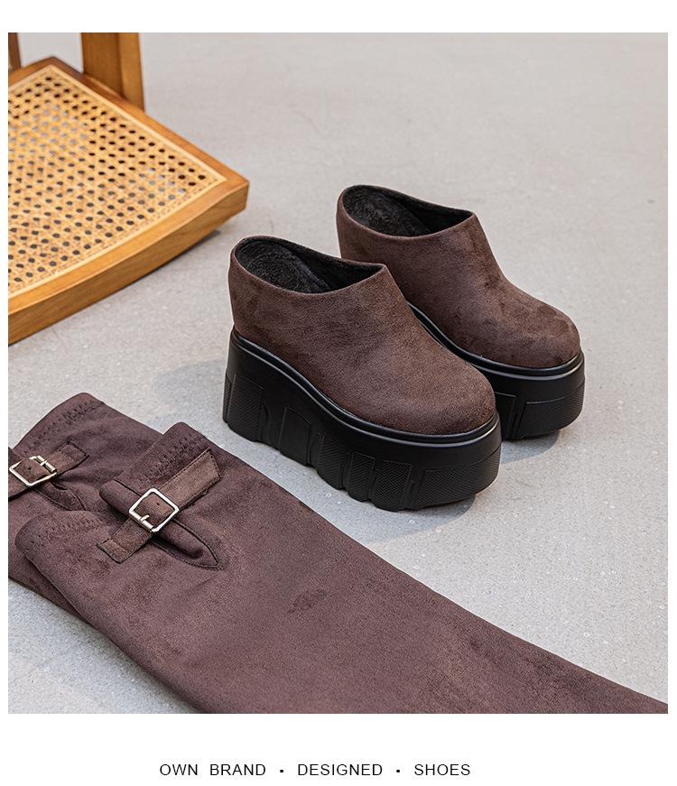 Botas Femininas de Cano Alto com Sola Grossa de 14cm - Outono/Inverno 2025 Plissado Irregular Cor Sólida