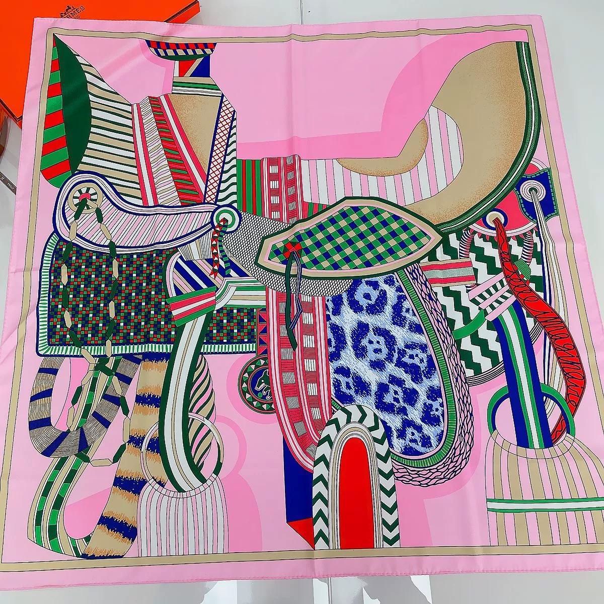 

90CM Manual Hand Rolled Twill Silk Scarf Women Chain Print Square Scarves Wraps Echarpes Silk Foulards Femme Bandana Head Hijab 90cm