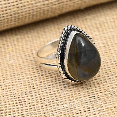 Wunderschöner Labradorit-Edelstein, handgefertigter Ringschmuck aus 925er Sterlingsilber