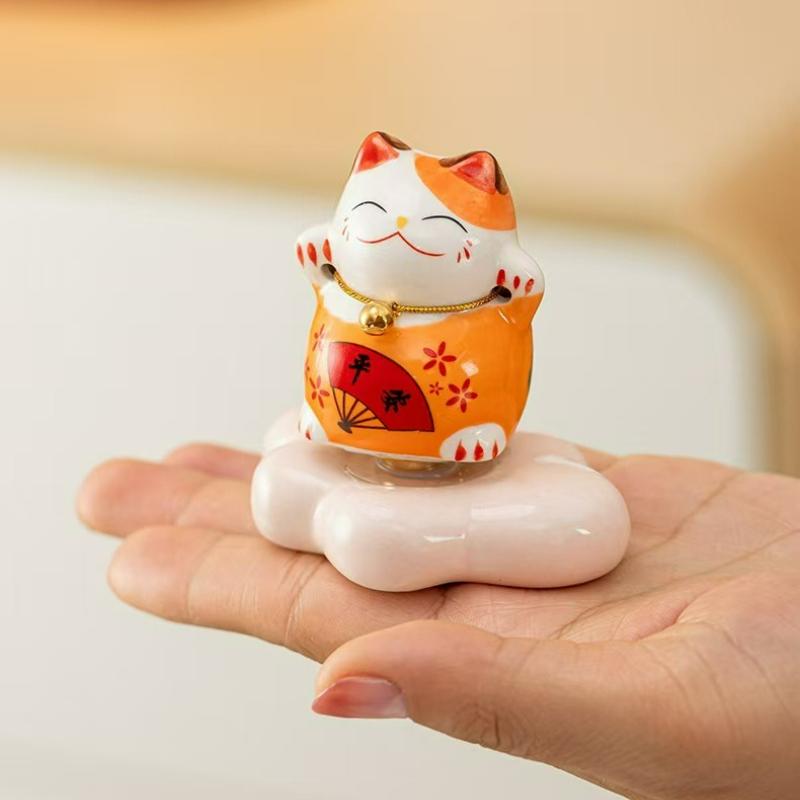Mini Ornamenti Gatto Portafortuna Giapponesi in Ceramica Carini Cartoni Animati Gatto Ornamento della Fortuna Accessori Arredo Casa Regali Decorazione Soggiorno