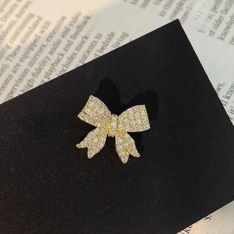 Korean Diamond-Studded Bow Brooch - Trendy Collar Pin for Women