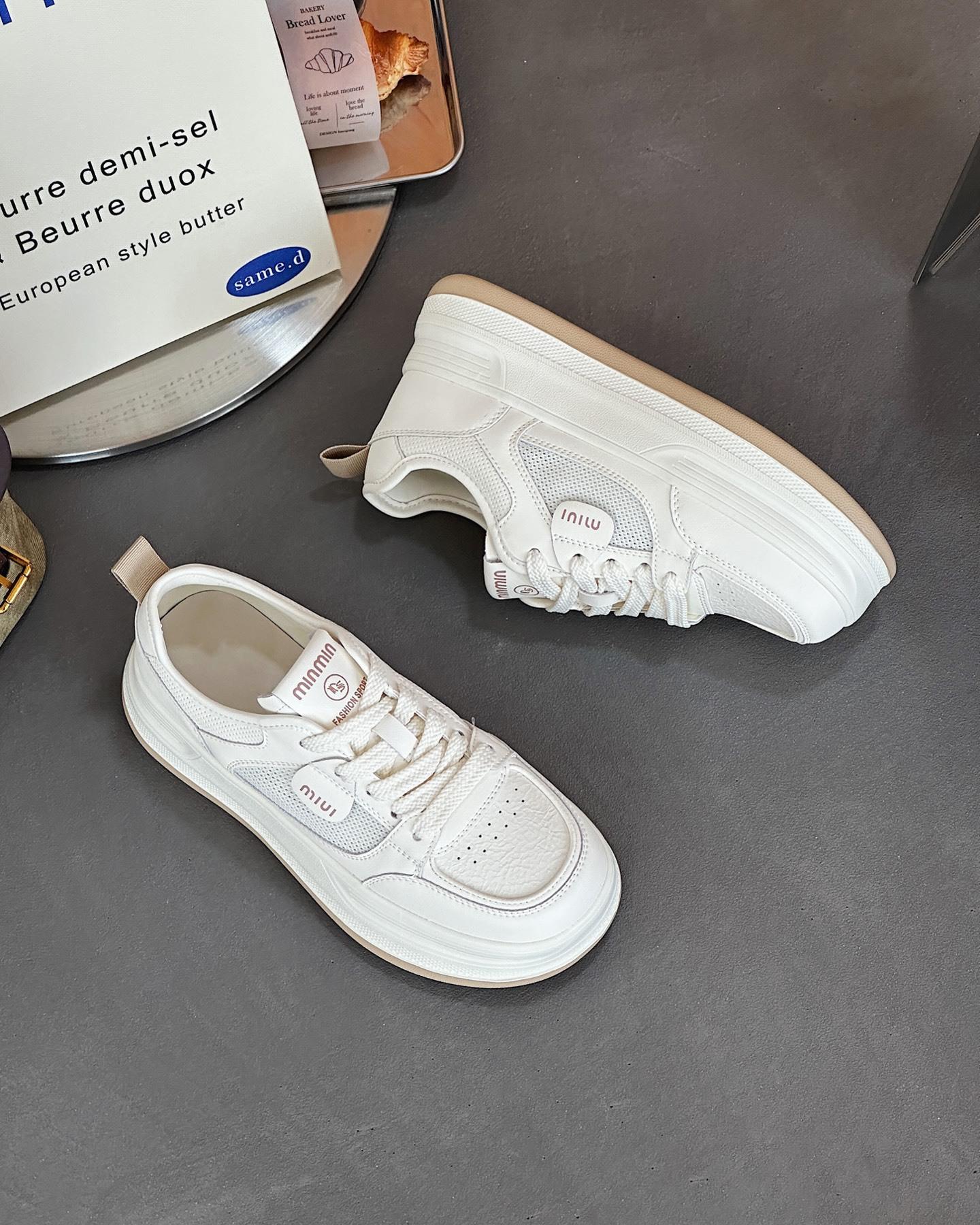 

Кожаные сетчатые белые туфли женские туфли весна-лето 2025 новые дышащие универсальные тонкие повседневные спортивные кроссовки на толстой подошве 35