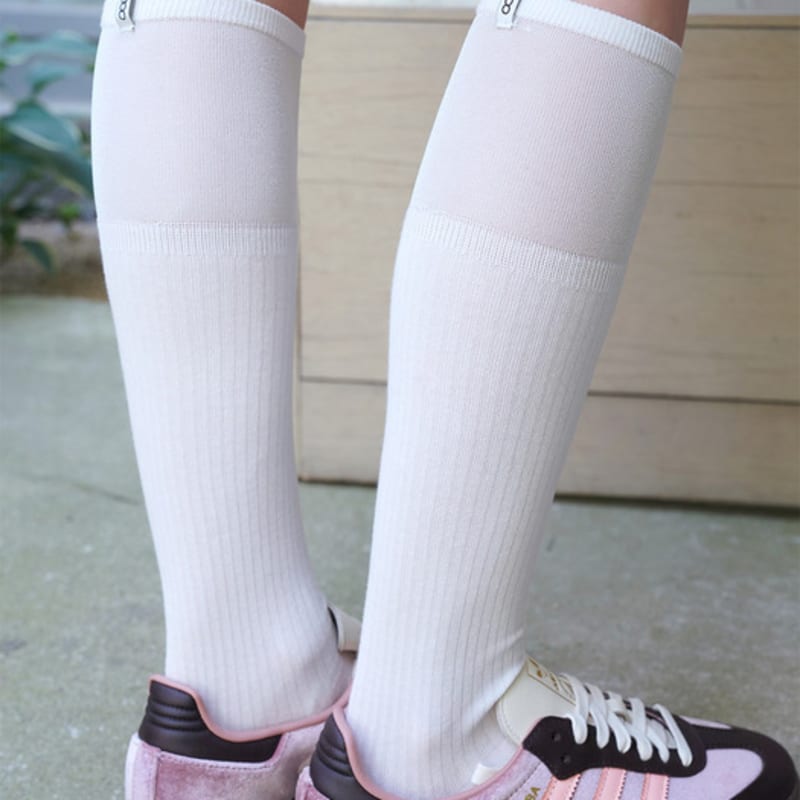 STUDIO SOCKSTOP Top Sheer Knee Socks