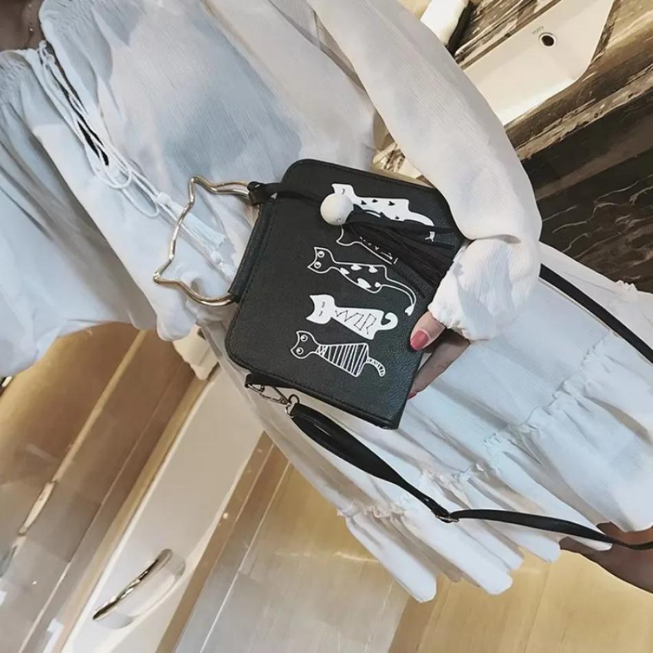 1 Pcs Crossbody Bag Female Students New Korean Edition Academy Style Personalized Cute Fresh and Fashionable Bag