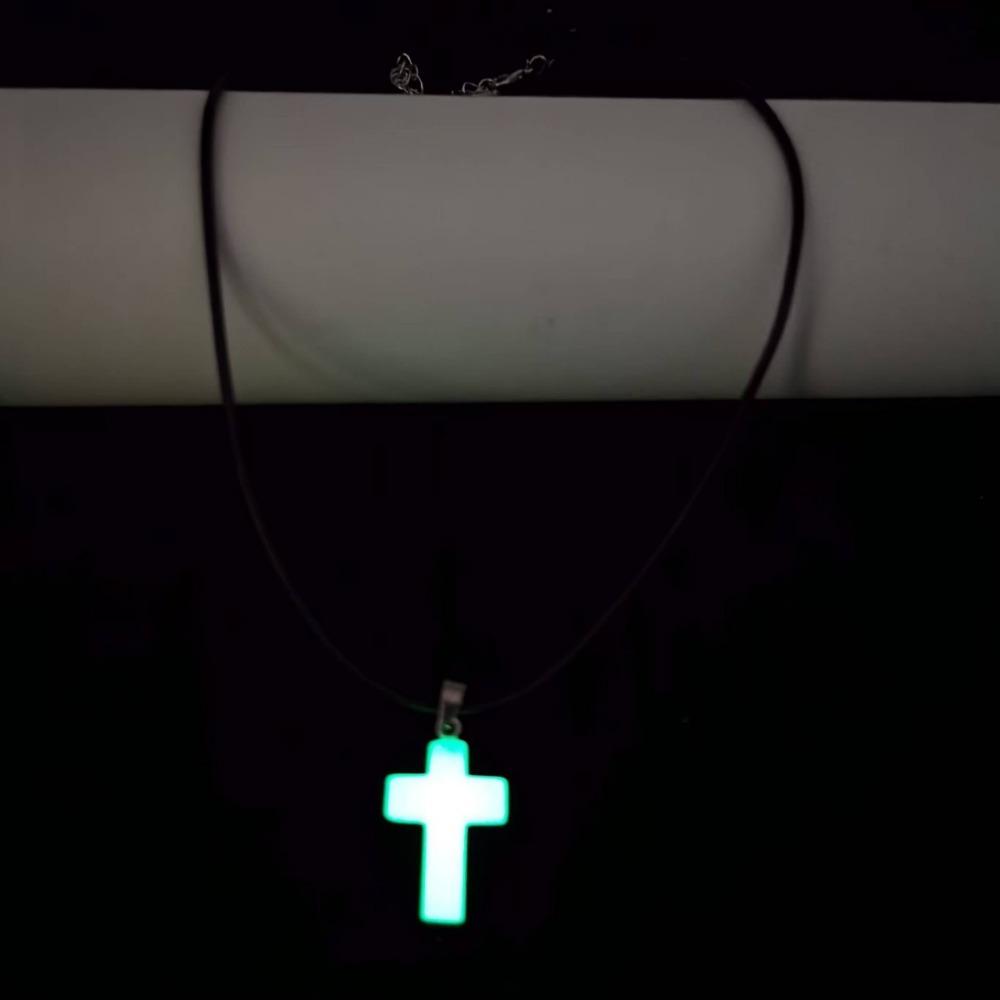 Cross Design Pendant Necklaces Luminous Necklace Night Fluorescence Glow In Dark Noctilucent Glowing Necklace Classic Necklace