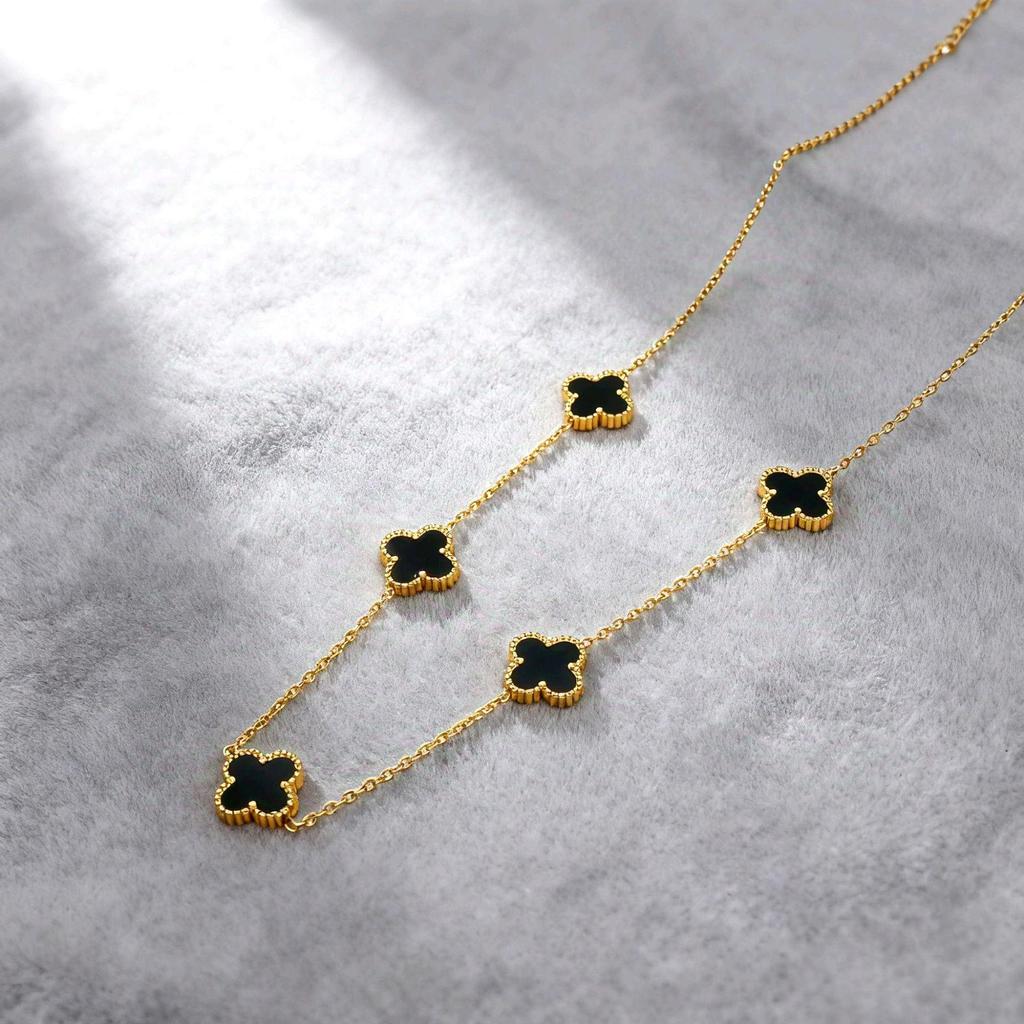 Wszechstronny Naszyjnik z Czterolistną Koniczyną, 13mm Stal Tytanowa, 18K Złoto, Nierdzewna Stal Niekrająca