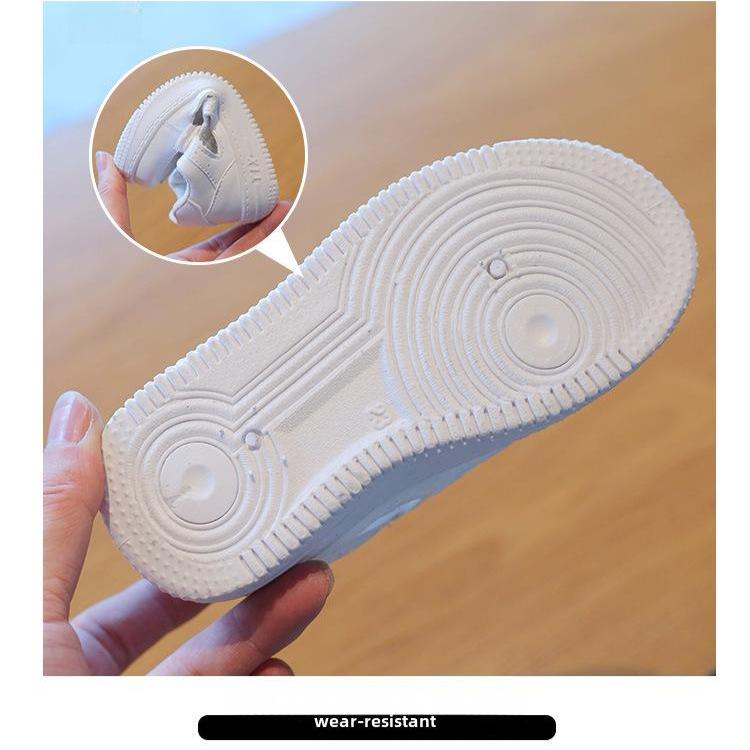 2025 Letnie dziecięce oddychające białe siateczkowe buty sportowe: Chłopięcy projekt Hollow i styl dziewczęcy