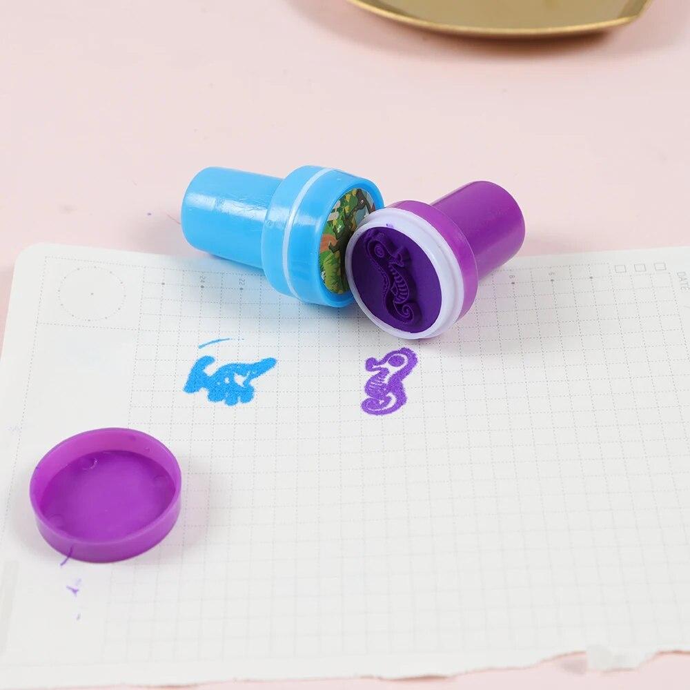 Søt blandet dyr Dinosaur Selvblekkstempler Leketøy Barn Bursdagsfest Favoritter Jul Påskefest Goodie Bag Pinata Fillers