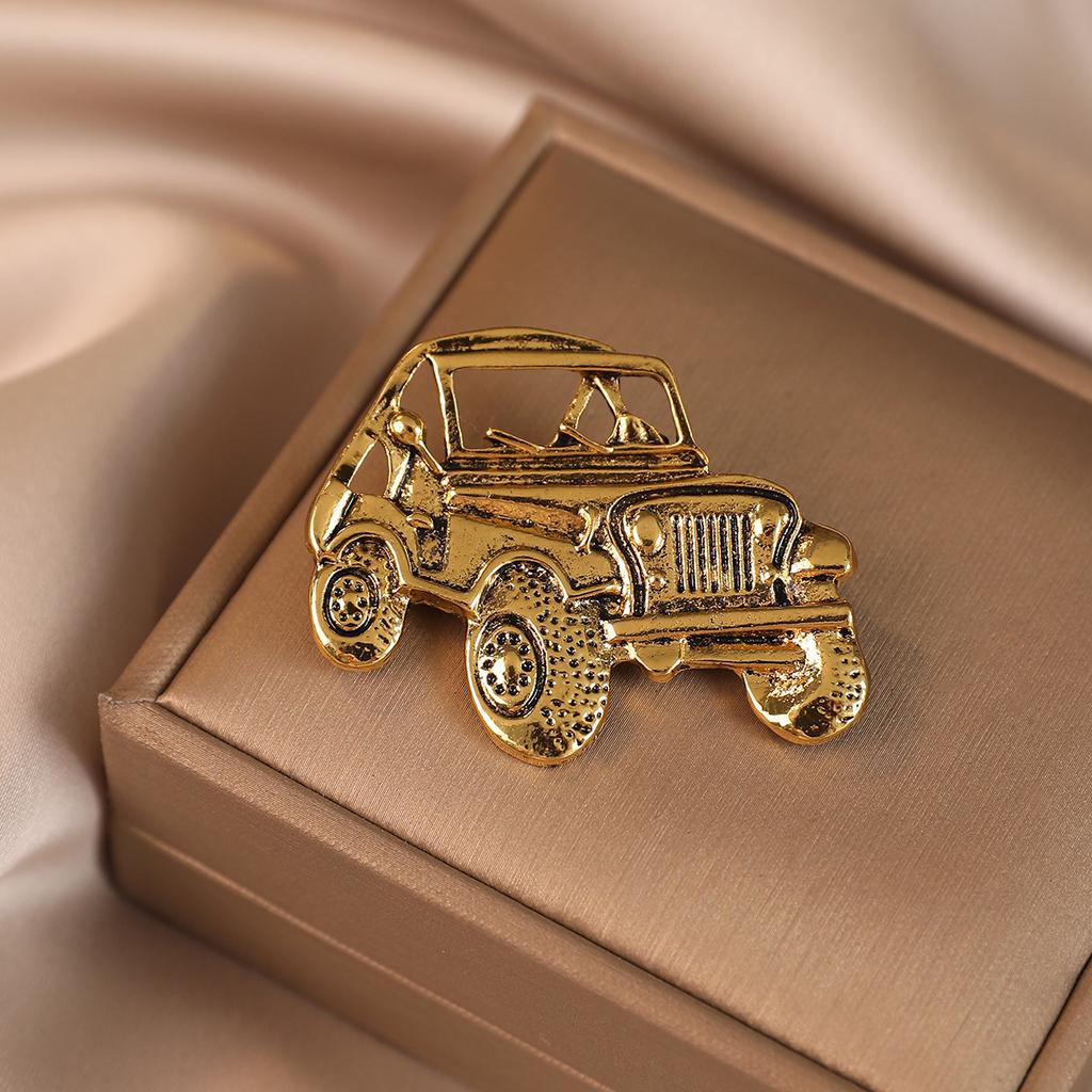 Retro Exquisite and Unique Brooch High-end and Elegant Personalized Anti-glare Pin Fashionable Accessory for Suit Overcoat, Corsage