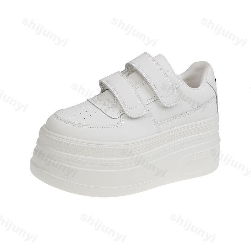 Fashion Women's Platform White Shoes Spring Autumn 2025 New Height Increase Outdoor Non Slip Board Shoes Fashion Comfort Casual Sneakers