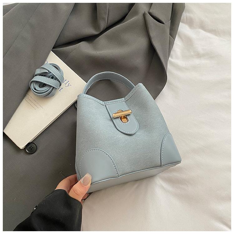 

Сегодняшняя популярная нишевая сумка-ведро, новая женская сумка с простой текстурой, на плечо, мессенджер светло-синий