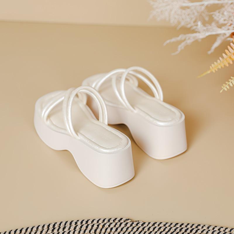 Korean version of versatile thick-bottomed wedge slippers summer new square head open-toed thin strap thick heel outer wear one-word slippers women