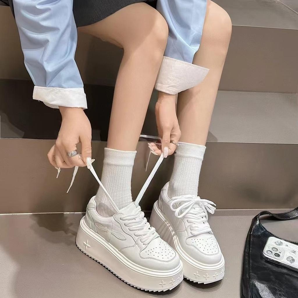 Fashion Casual Women's Shoes 2025 Spring Thick Soled Round Toe New Leather and White Shoes with Lace Up Sponge Cake Shoes