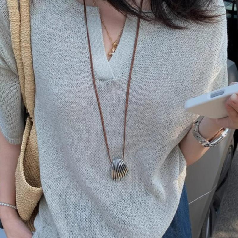 Silver textured shell pull-out necklace, simple and cold wind collarbone chain, versatile temperament, personalized jewelry women