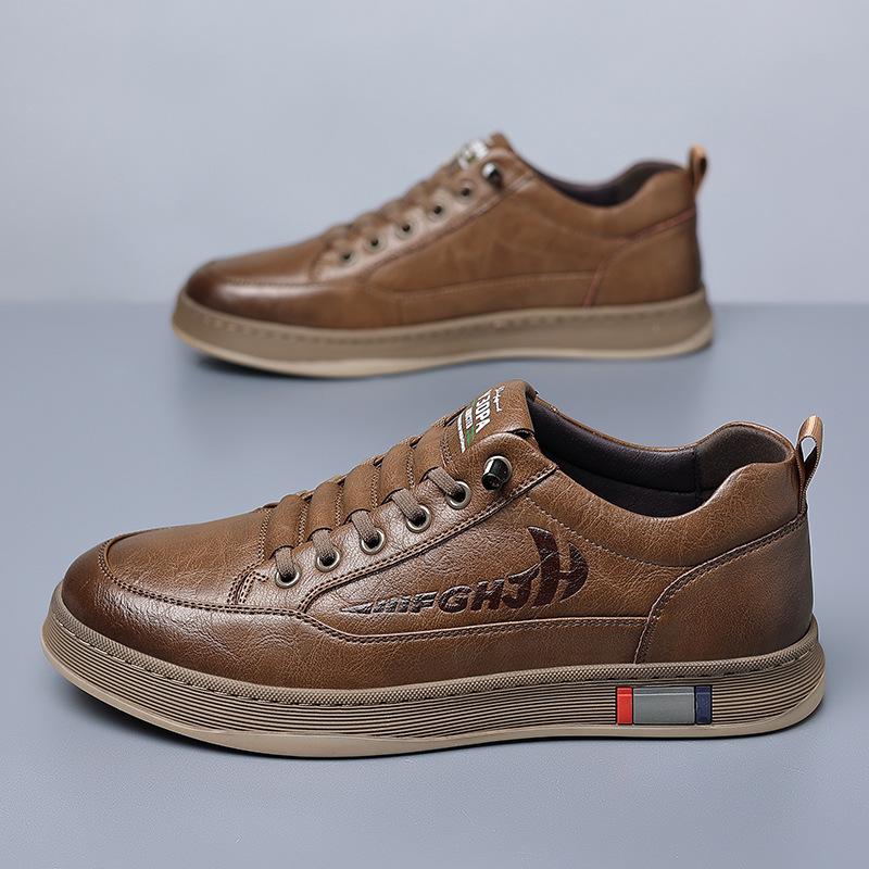 2025 Autumn Men s Versatile Slip-on Skateboard Shoes - Stylish, Breathable, Casual Leather 39