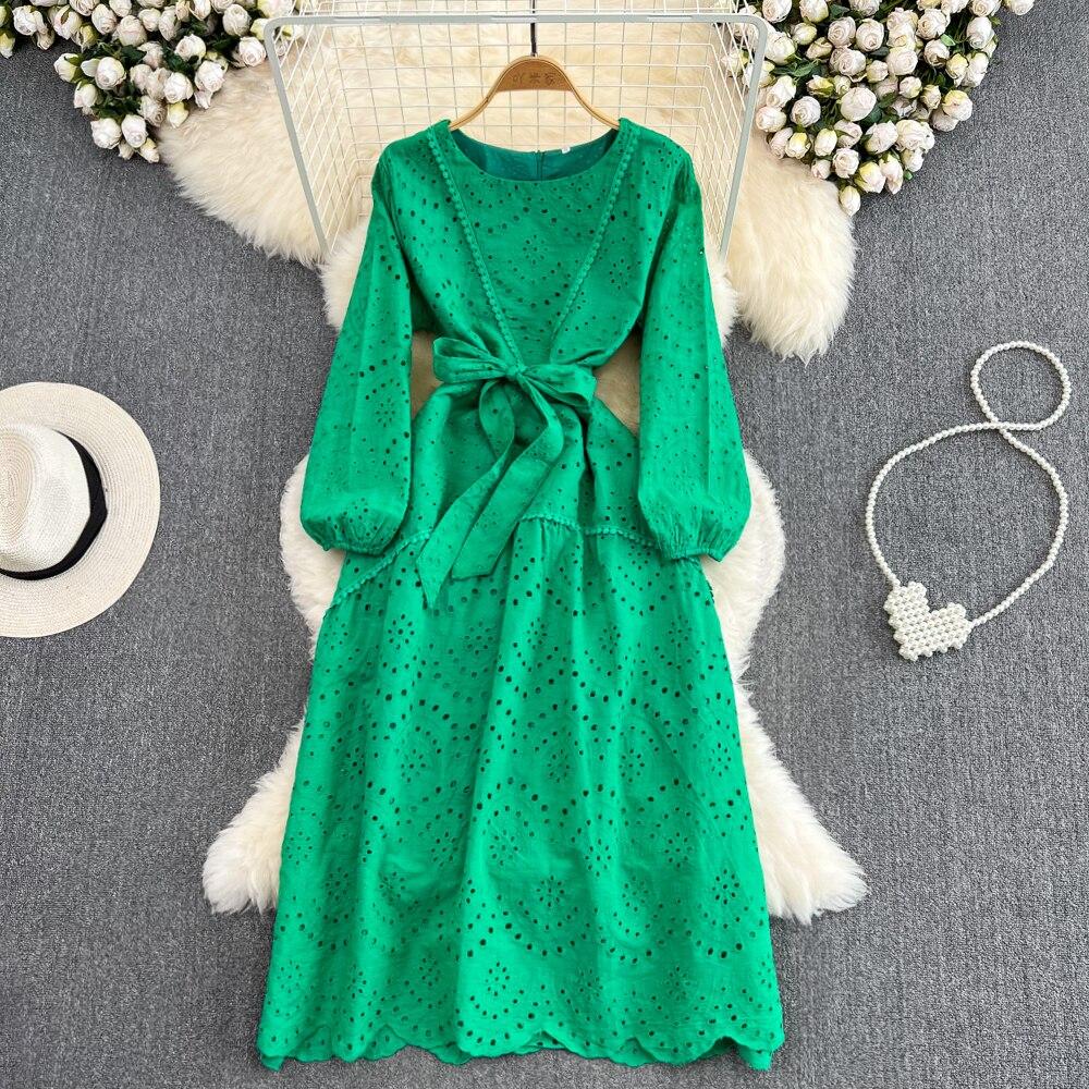 Retro Palace Temperament Round Neck Waist Show Thin Hook Flower Hollow a Word Lace Dress Elegant Large Skirt
