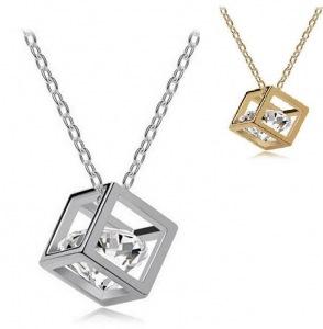 

Fashion Love Rubik S Cube Three-Dimensional Necklace, Versatile Rhinestone Small Square Short Collarbone Chain срібний
