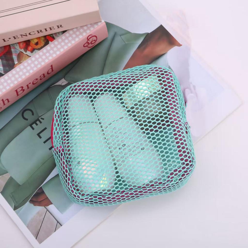 Big Colorful Mesh Makeup Bag for Travel Water-Resistant Cosmetic Organizer Pouch with Zipper for Toiletries Makeup Bag for Women