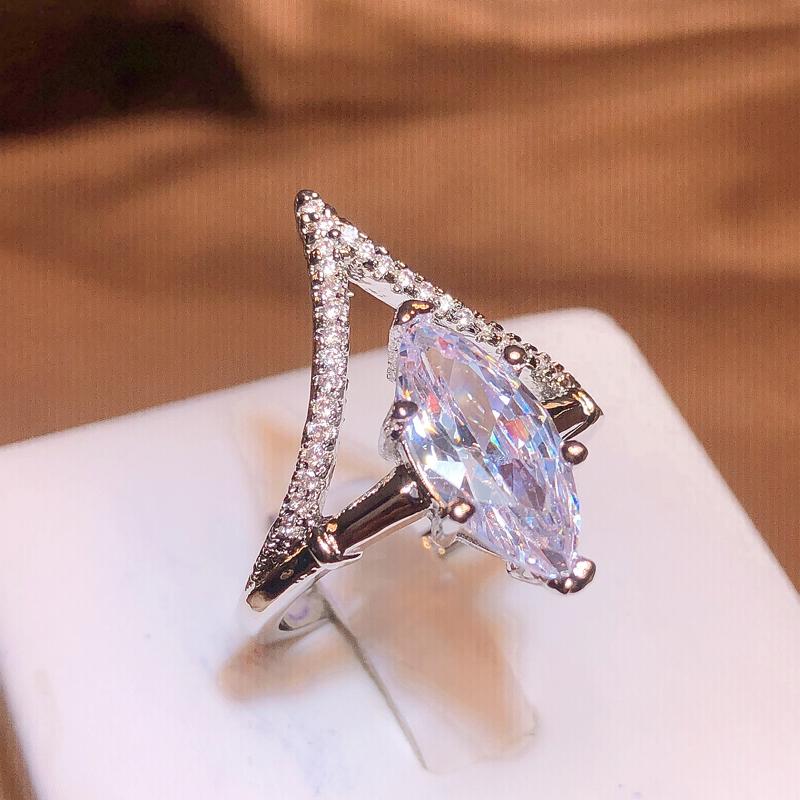 New Luxury V -Shaped Horse Eye Zirconia Ring Female 925 Stamp Birthday Party Jewelry Gifts Wholesale