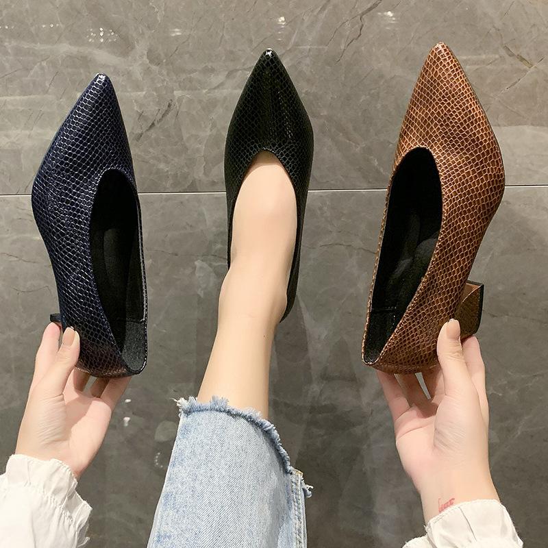 European women's shoes 2025 new wedge heel temperament high heels V-mouth pointed single shoes women's snake pattern grandma shoes witch shoes