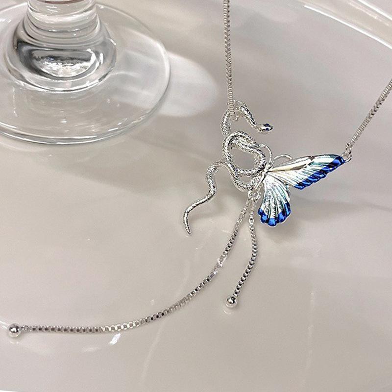 Fashion Unique Design Snake Butterfly Pendant Necklaces for Women Y2K Punk Tassels Choker Necklace Cosplaying Jewelry Accessorie