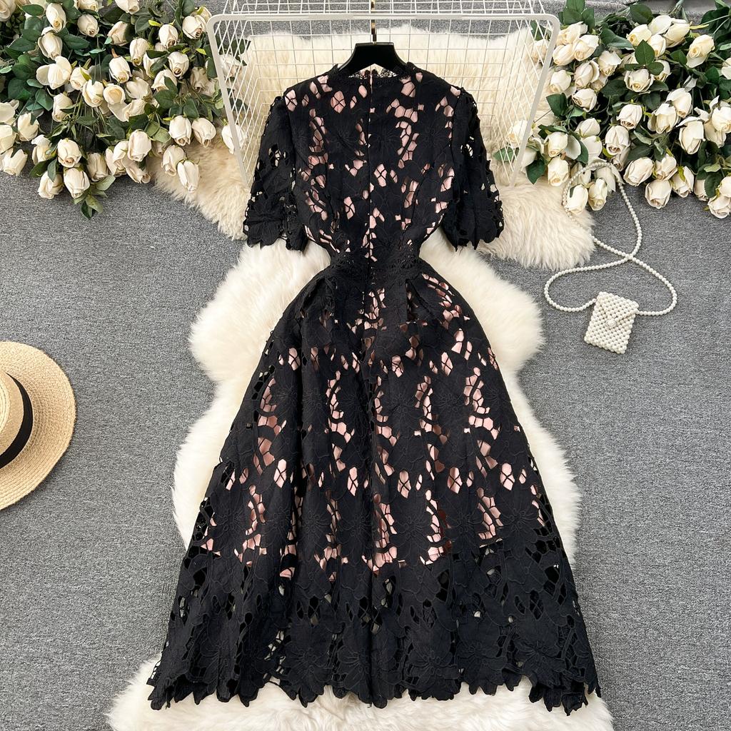 Vysoce kvalitní letní dámské společenské šaty z krajky rozpustné ve vodě