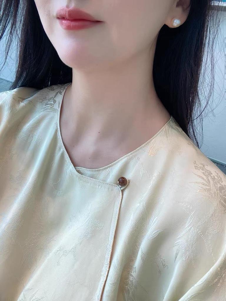2024 Spring Women's Retro Chinese Style Agate Button Slanted Lapel Top