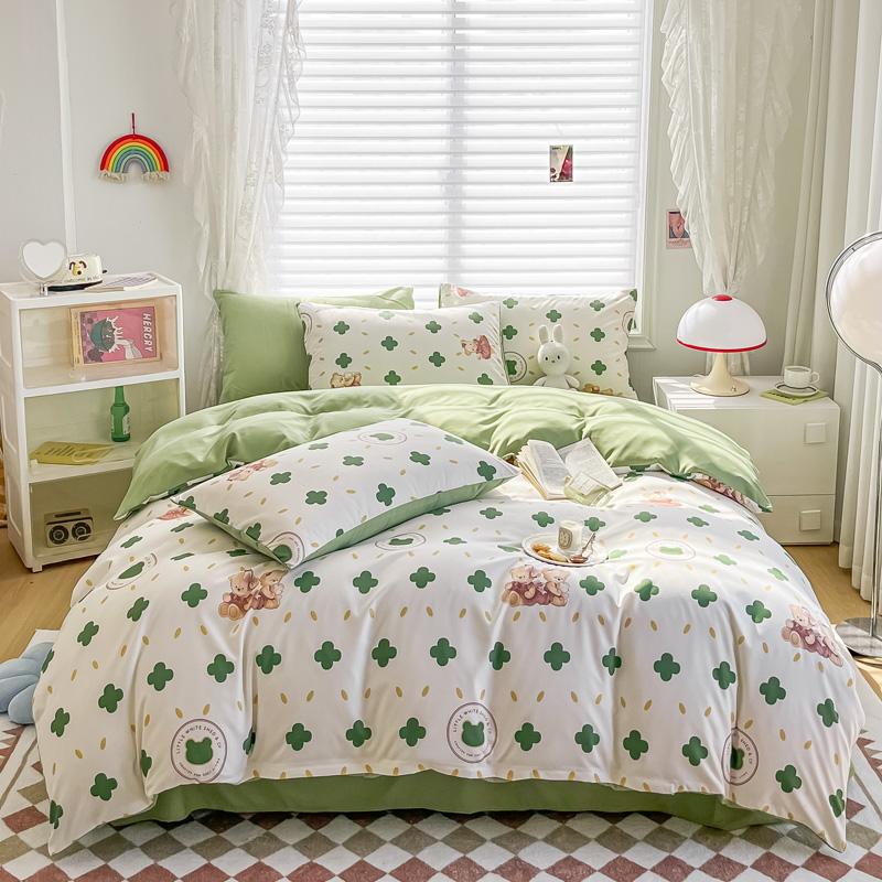 4Pcs Cartoon Black Dog Duvet Cover Set Khaki Striped Bedding With 1 Bed Sheet 2 Pillowcases Bedroom Love Print Comforter Cover