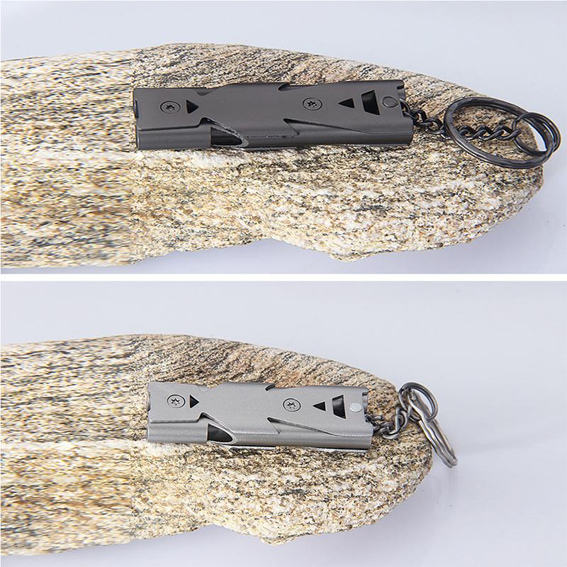 150DB Edelstahlpfeife mit Schlüsselanhänger Lebensrettendes Notfall SOS Ermutigendes Outdoor-Überlebenswerkzeug