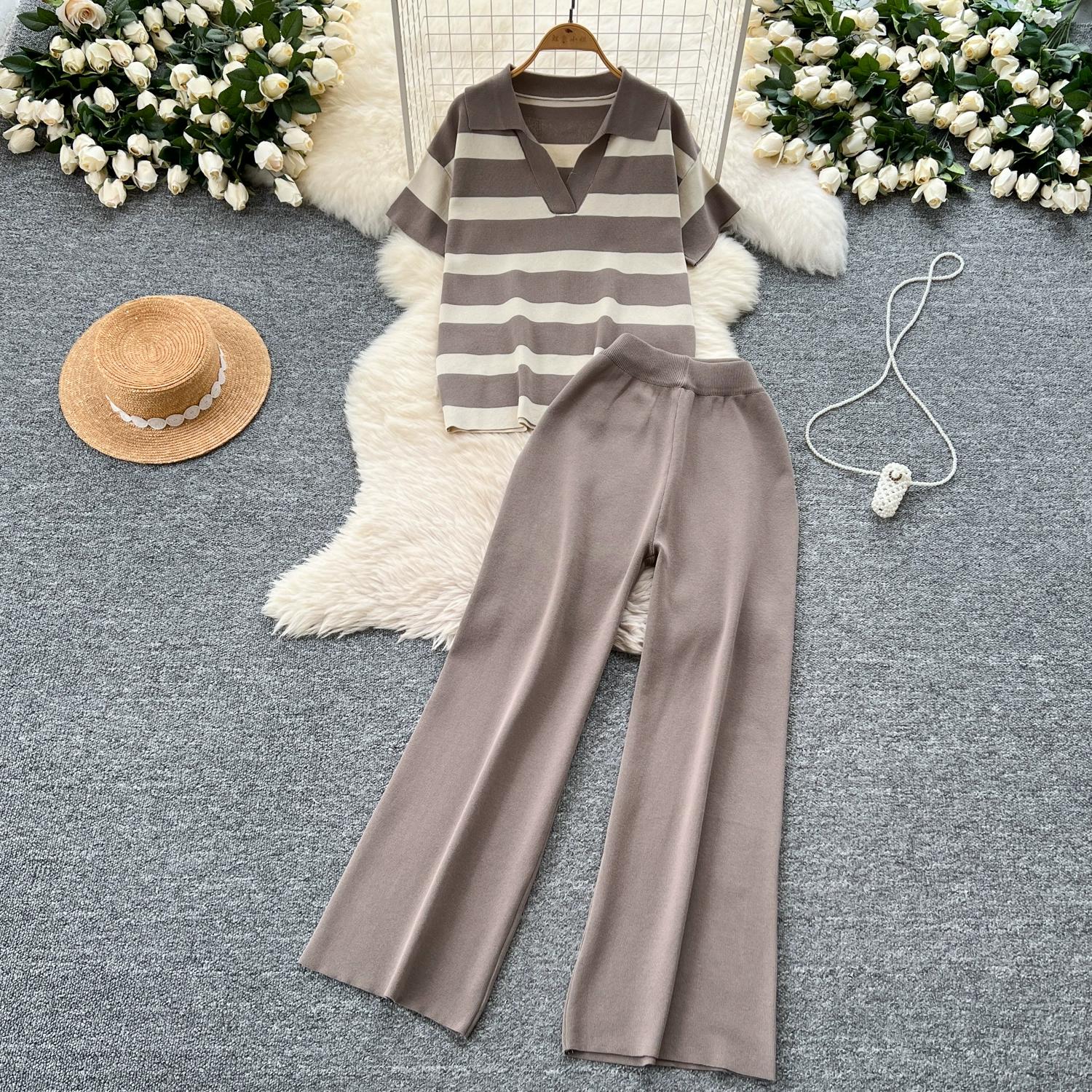 

Літній жіночий в’язаний светр у смужку, комплект із двох частин, жіночий пуловер з коміром-поло та спортивний костюм із штанами до щиколотки One Size темно-коричневого кольору