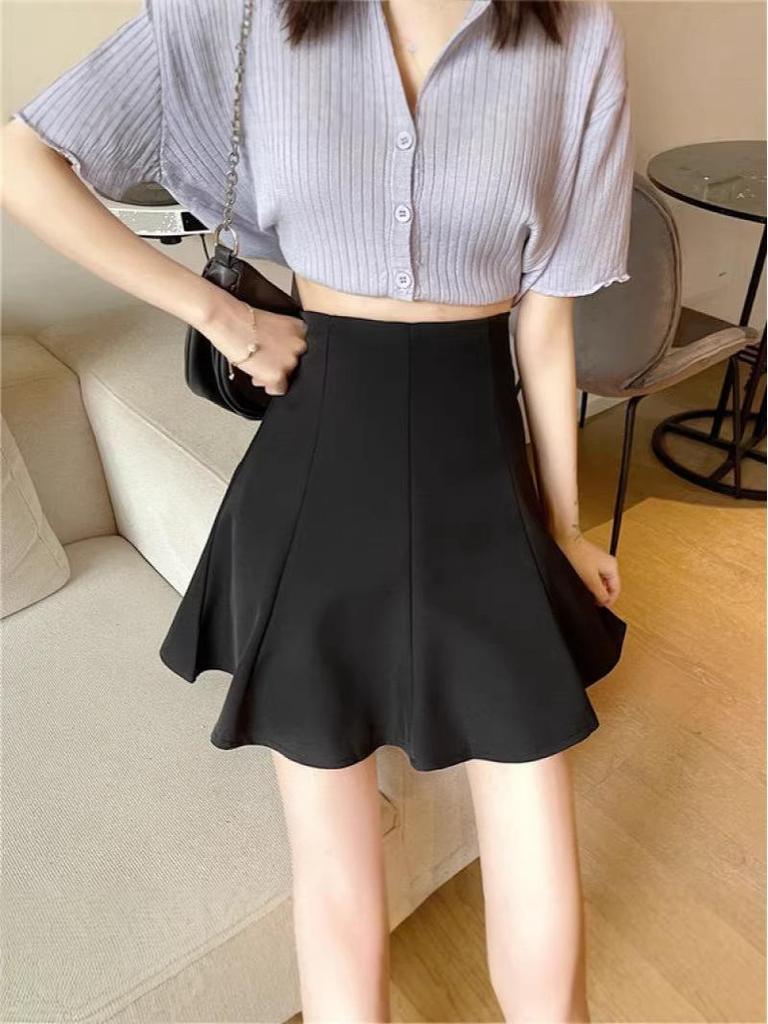 Women's Plus Size Black Puffy High Waist A-Line Pleated Skirt for Spring & Autumn