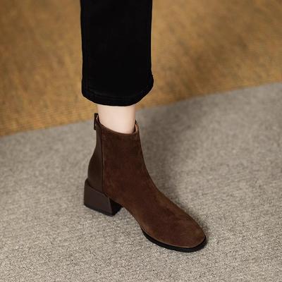 Bottes courtes en cuir pour femmes 2026 automne et hiver nouveau style talon épais bottines Chelsea