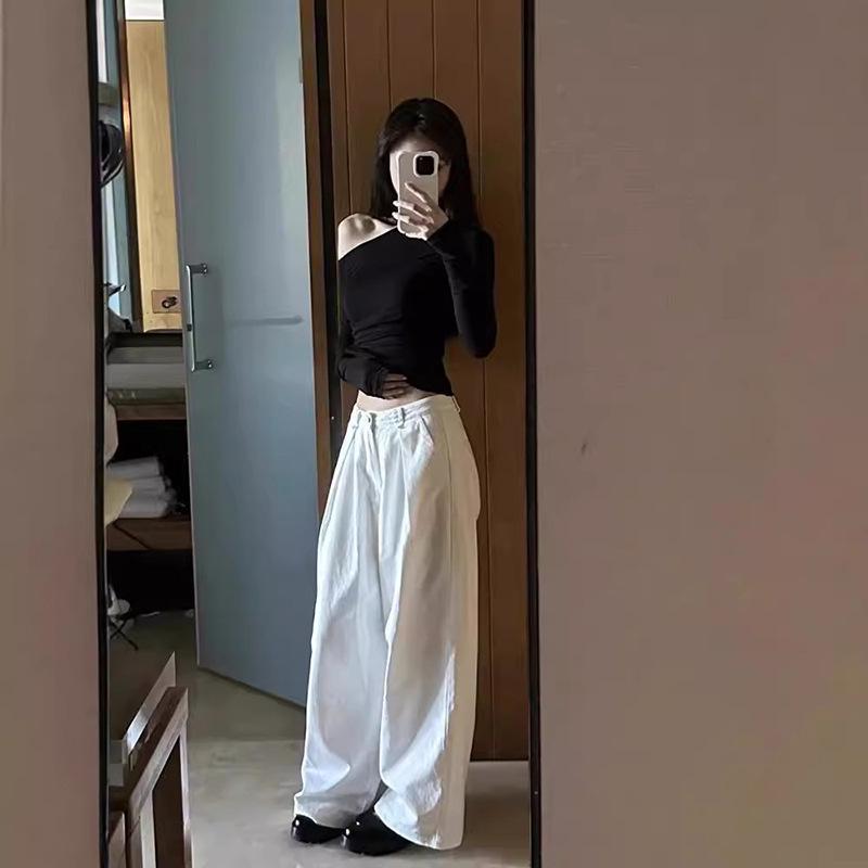 Pure Desire Slim Fit Off-Shoulder Long-Sleeve T-Shirt - Versatile Autumn Design for Women