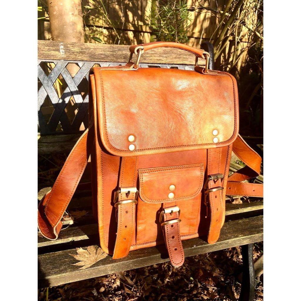 Cool leather shoulder bag, leather bag + handle, stylish leather messenger, crossbody/shoulder bag, unisex leather satchel, fairtrade purse